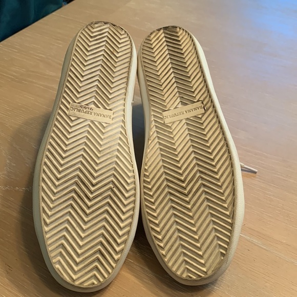 Banana Republic Women’s Leather Sneakers, ver good condition Sz 9.5M light wear - Picture 5 of 9